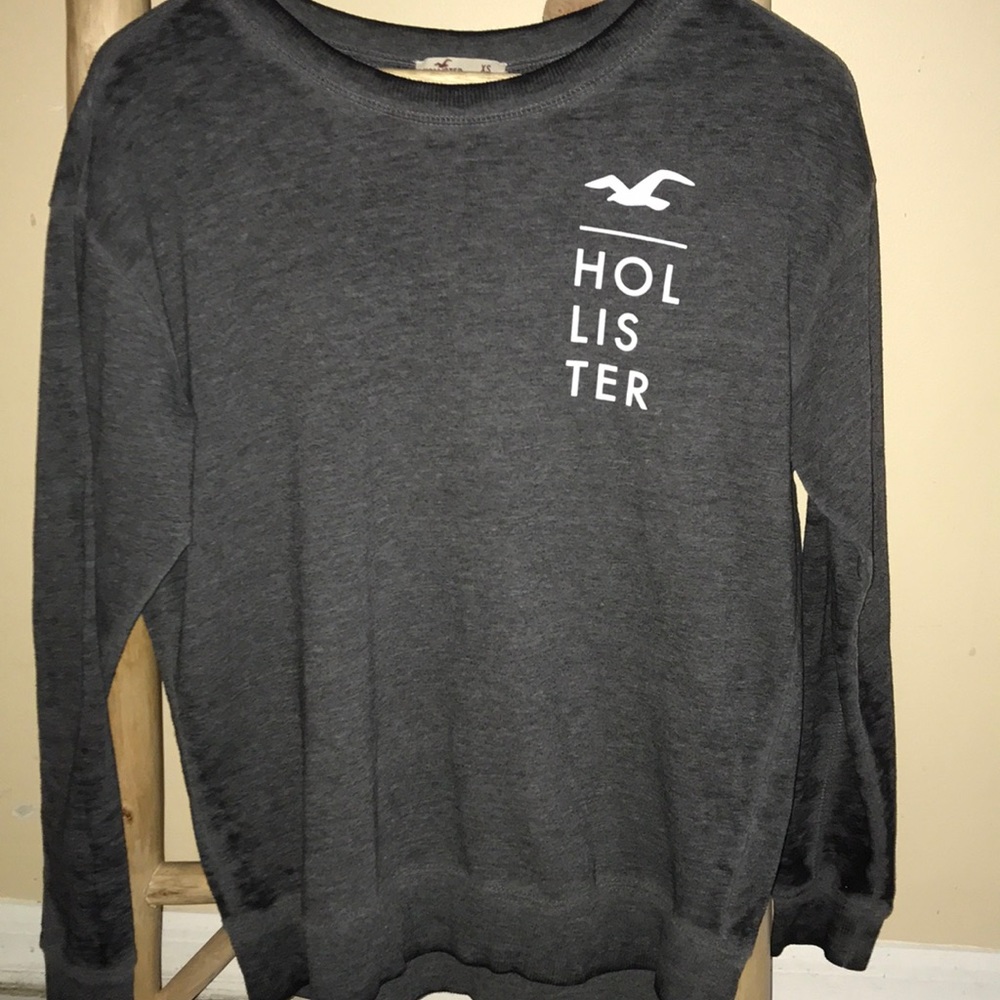 Grey long sleeve Hollister shirt